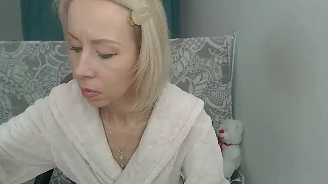 LuxuryNika online show from November 23, 4:51 pm