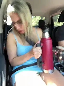 Snapshot of Gatitacarlita chatting on December 18, 5:52 pm Gatitacarlita online show from December 18, 5:52 pm