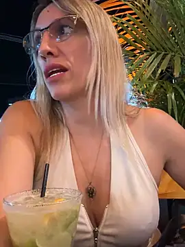 Snapshot of Gatitacarlita chatting on December 20, 11:58 pm Gatitacarlita online show from December 20, 11:58 pm