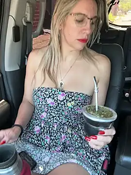 Snapshot of Gatitacarlita chatting on December 29, 3:03 pm Gatitacarlita online show from December 29, 3:03 pm