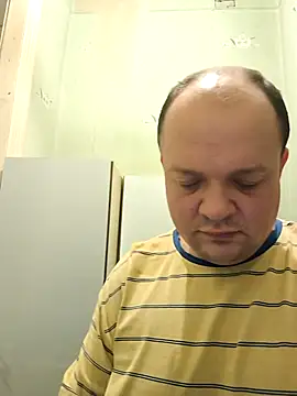 Snapshot of Dimka132 chatting on December 21, 9:16 am Dimka132 online show from December 21, 9:16 am