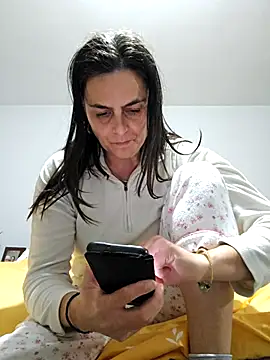 IsabelleCraft online show from November 17, 8:58 pm