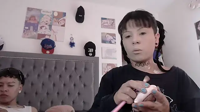 Snapshot of dulce_maria_x chatting on January 19, 6:43 pm dulce maria x online show from January 19, 6:43 pm