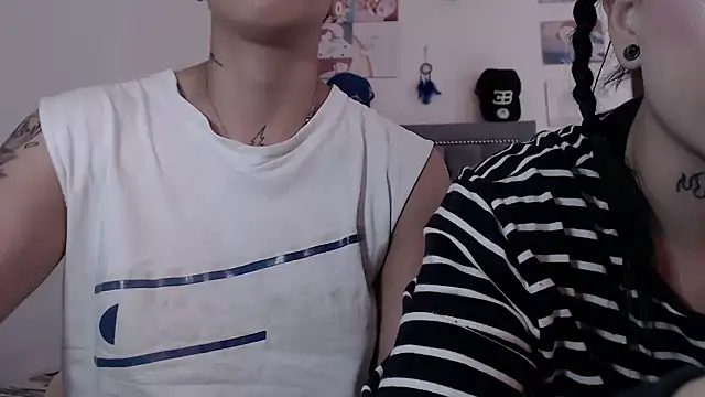 Snapshot of dulce_maria_x chatting on January 23, 9:50 pm dulce maria x online show from January 23, 9:50 pm