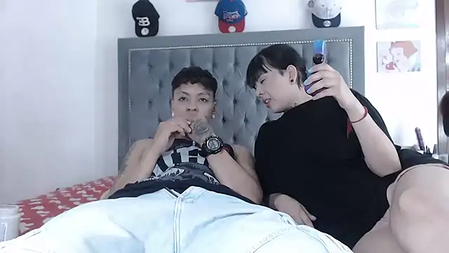 Snapshot of dulce_maria_x chatting on February 23, 5:12 am dulce maria x online show from February 23, 5:12 am