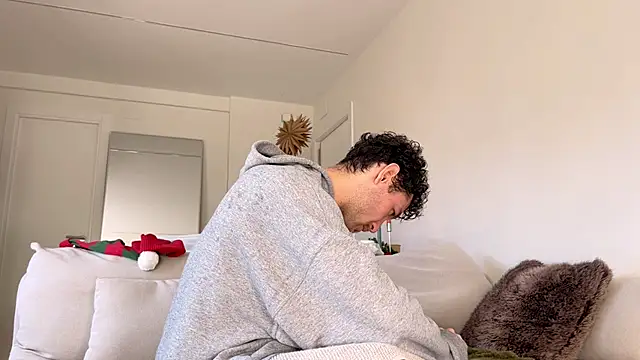 Snapshot of Harry_Jen chatting on December 30, 8:54 am Harry Jen online show from December 30, 8:54 am