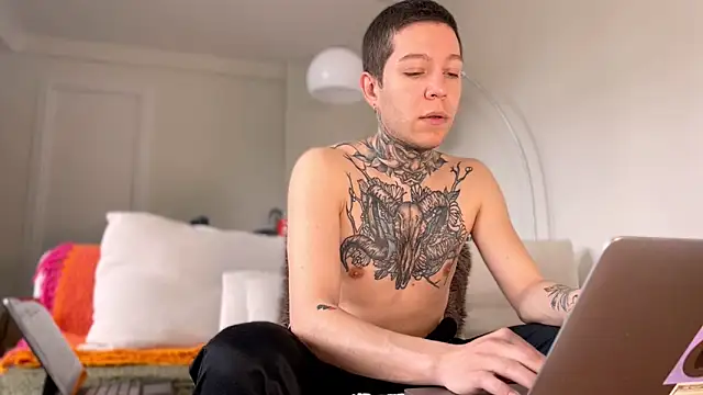 Snapshot of Harry_Jen chatting on March 21, 9:12 am Harry Jen online show from March 21, 9:12 am