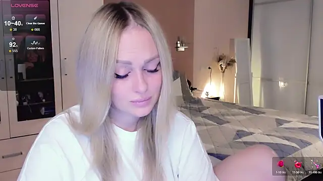 Libby Nora online show from October 25, 9:39 am