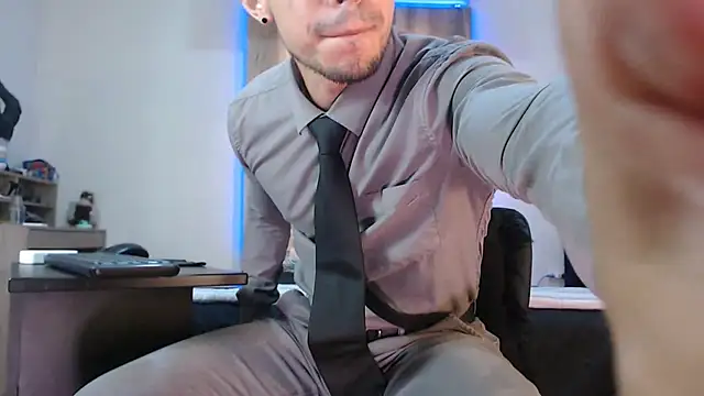 Snapshot of Andrew_4_ chatting on March 8, 3:06 am Andrew 4 online show from March 8, 3:06 am