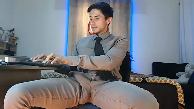 Snapshot of Andrew_4_ chatting on September 28, 8:31 am Andrew 4 online show from September 28, 8:31 am