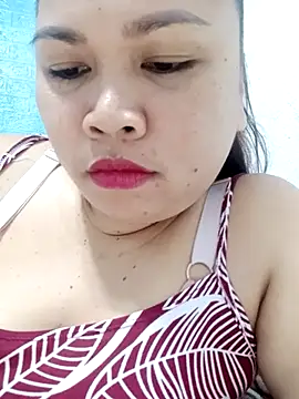 XXLorie 02 online show from March 6, 11:58 am