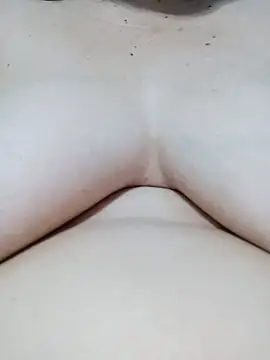 XXLorie 02 online show from March 18, 6:37 pm