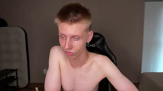 Snapshot of vladdymeow chatting on December 24, 10:39 pm vladdymeow online show from December 24, 10:39 pm