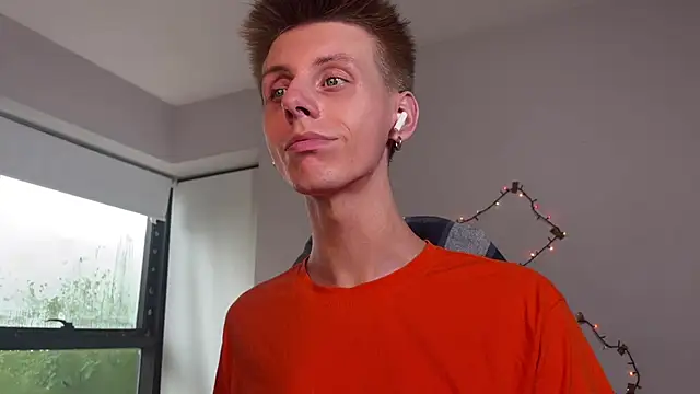 Snapshot of vladdymeow chatting on February 5, 9:29 pm vladdymeow online show from February 5, 9:29 pm