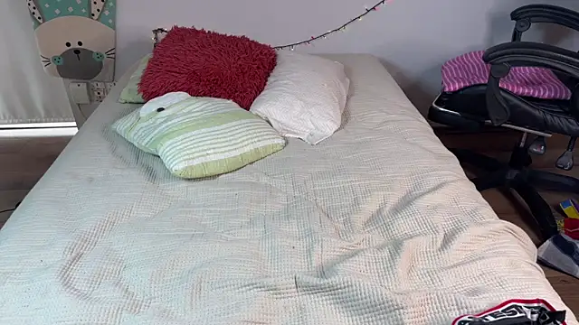 Snapshot of vladdymeow chatting on February 14, 8:05 pm vladdymeow online show from February 14, 8:05 pm