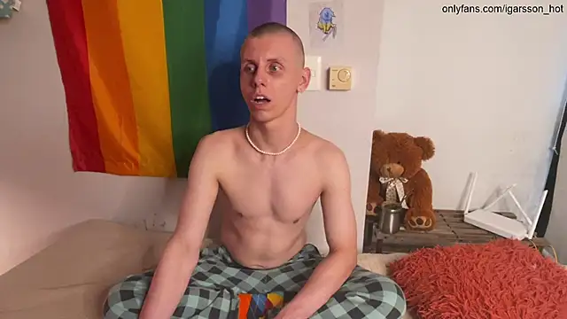 Snapshot of vladdymeow chatting on October 28, 10:12 pm vladdymeow online show from October 28, 10:12 pm