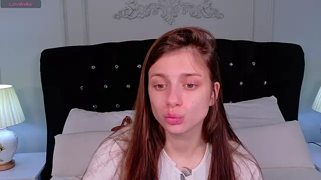 Eille Elfie online show from September 28, 5:57 am