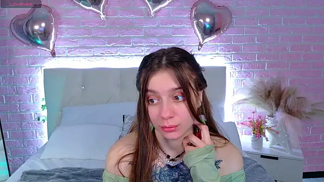 Eille Elfie online show from November 18, 5:56 am