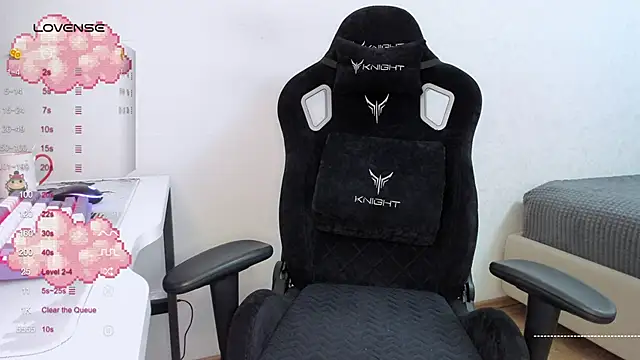 Snapshot of SkyqueenI chatting on March 14, 9:46 am SkyqueenI online show from March 14, 9:46 am