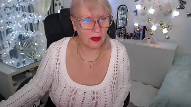 Ghertrude52 online show from December 22, 4:09 am