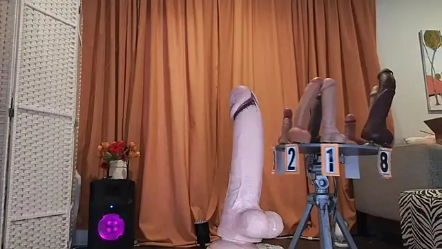 Foglove69 online show from November 11, 5:24 pm