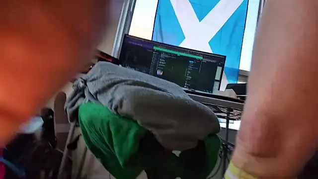 fisthole4dilfs online show from March 11, 8:20 pm