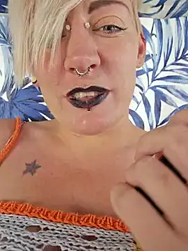 PinkTheHawk online show from February 7, 10:41 pm