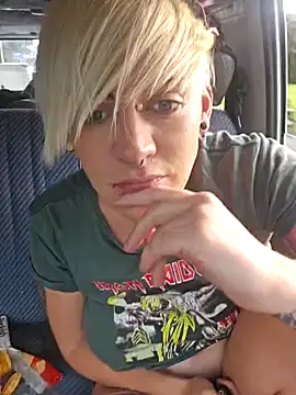 PinkTheHawk online show from March 9, 5:11 am