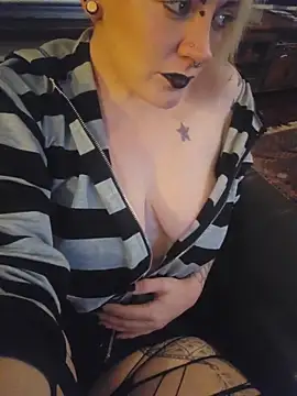 PinkTheHawk online show from October 16, 9:32 am