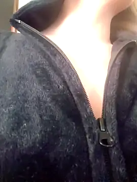 PinkTheHawk online show from March 4, 1:33 am