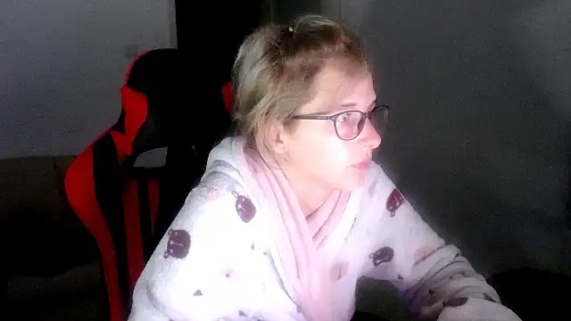 Snapshot of SexxyLety chatting on October 4, 6:39 pm SexxyLety online show from October 4, 6:39 pm