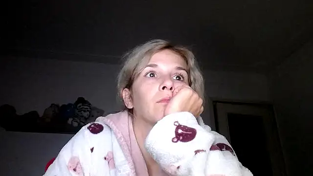 Snapshot of SexxyLety chatting on October 10, 7:02 pm SexxyLety online show from October 10, 7:02 pm