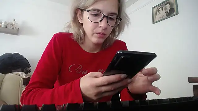 Snapshot of SexxyLety chatting on October 30, 9:22 am SexxyLety online show from October 30, 9:22 am