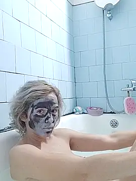 Snapshot of SexxyLety chatting on November 2, 7:49 pm SexxyLety online show from November 2, 7:49 pm