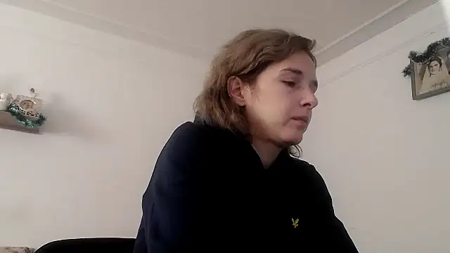 Snapshot of SexxyLety chatting on December 17, 10:32 am SexxyLety online show from December 17, 10:32 am