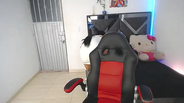 Snapshot of Salo_hot04 chatting on February 16, 7:49 pm Salo hot04 online show from February 16, 7:49 pm