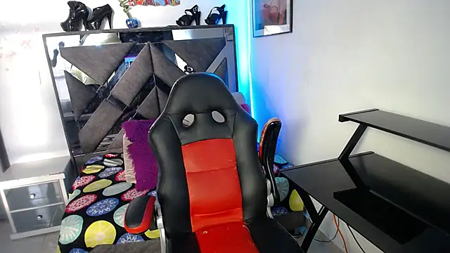 Snapshot of Salo_hot04 chatting on September 23, 10:24 pm Salo hot04 online show from September 23, 10:24 pm