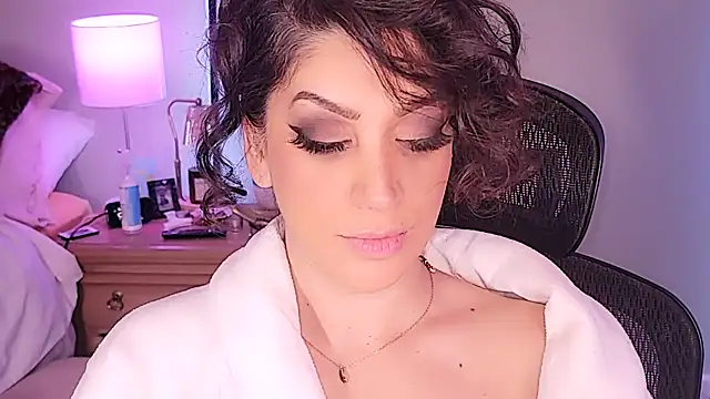 Snapshot of Wonderful_Woman chatting on March 15, 4:57 am Wonderful Woman online show from March 15, 4:57 am