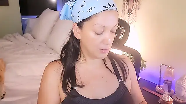 Snapshot of Wonderful_Woman chatting on September 18, 1:18 am Wonderful Woman online show from September 18, 1:18 am