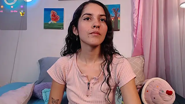 Snapshot of lailypink chatting on January 14, 1:47 am lailypink online show from January 14, 1:47 am