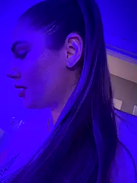 Snapshot of lovely_beast chatting on November 18, 5:28 pm lovely beast online show from November 18, 5:28 pm