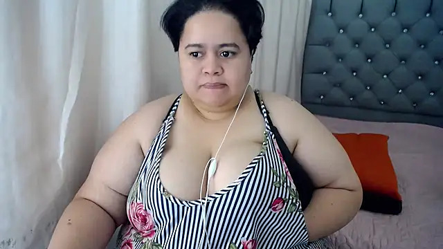 hotlesby4uxxx online show from December 10, 10:47 pm