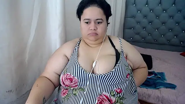 hotlesby4uxxx online show from December 12, 11:03 pm