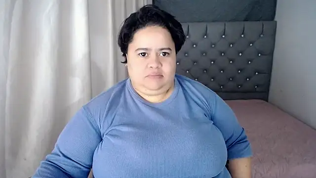 hotlesby4uxxx online show from December 28, 1:49 pm