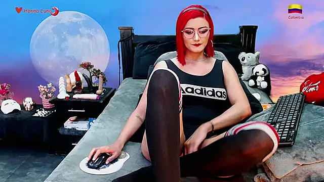 Snapshot of Hanna_Luna chatting on November 26, 8:15 am Hanna Luna online show from November 26, 8:15 am