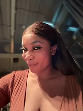 Snapshot of __Nessa__ chatting on January 17, 6:02 pm Nessa online show from January 17, 6:02 pm