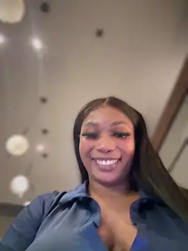 Snapshot of __Nessa__ chatting on January 18, 6:43 pm Nessa online show from January 18, 6:43 pm