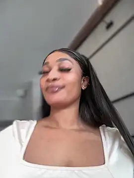 Snapshot of __Nessa__ chatting on January 25, 11:34 am Nessa online show from January 25, 11:34 am