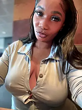 Snapshot of __Nessa__ chatting on October 12, 11:20 am Nessa online show from October 12, 11:20 am