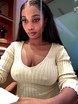 Snapshot of __Nessa__ chatting on November 30, 1:15 pm Nessa online show from November 30, 1:15 pm